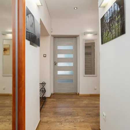 Family Near Galeria Kazimierz Cracow By Renters * Krakow
