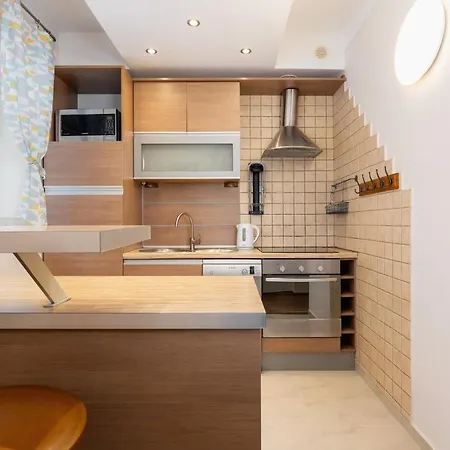 Family Near Galeria Kazimierz Cracow By Renters 公寓 *